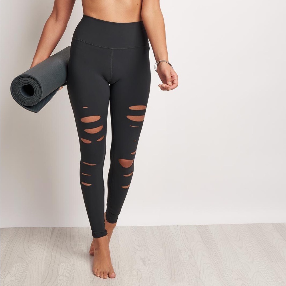 alo yoga ripped warrior legging black size small
